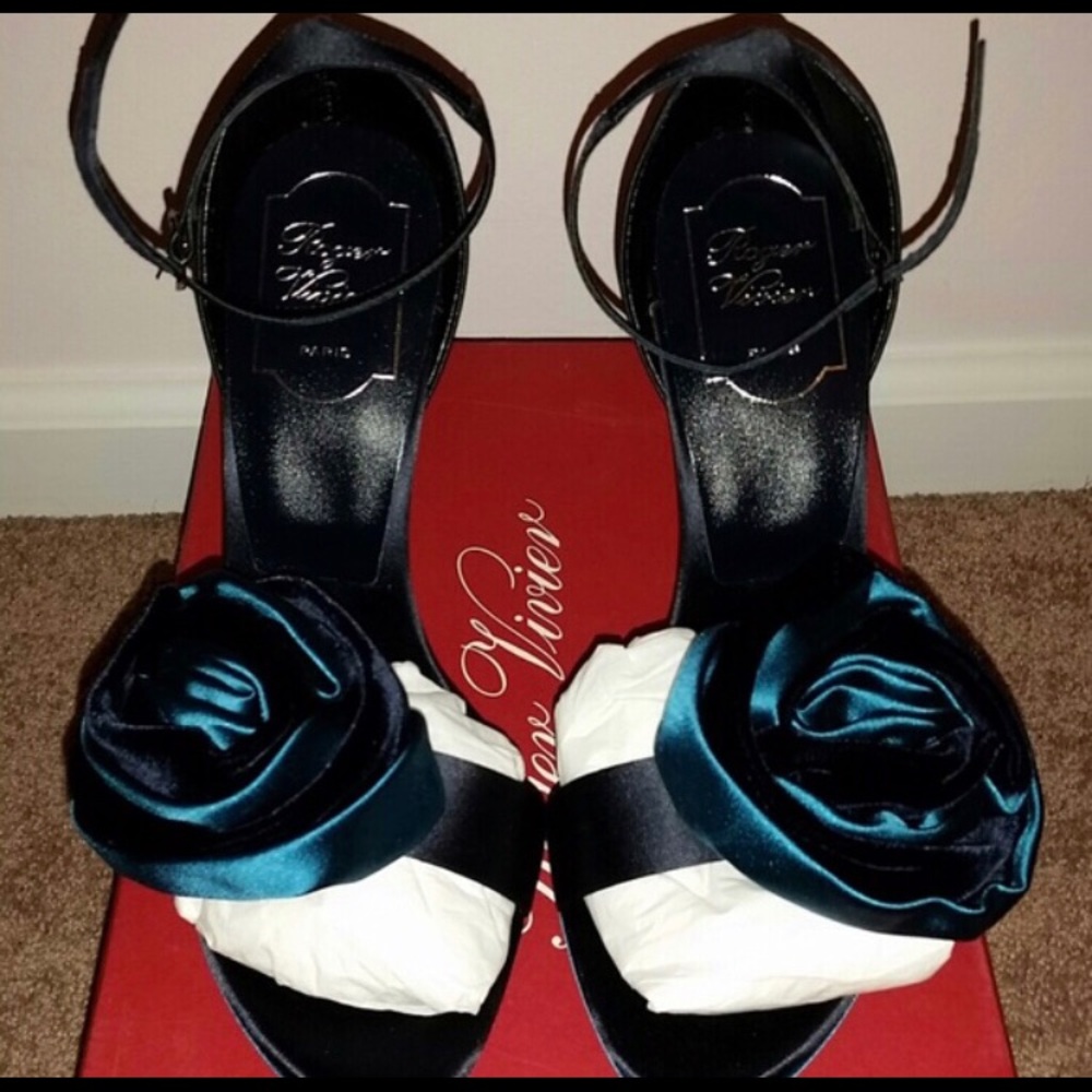 R. Vivier Rose Sandals - Picture 1 of 4